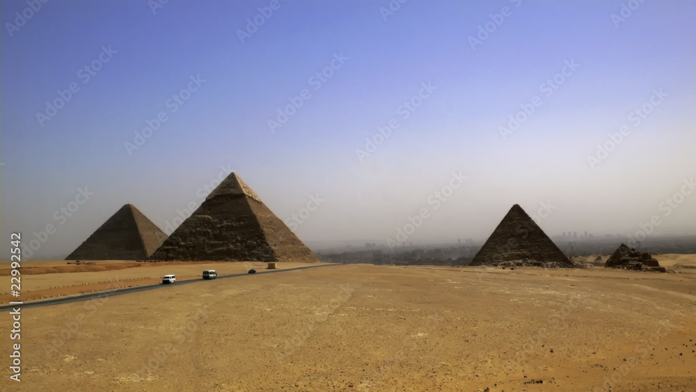 Entre las pirámides