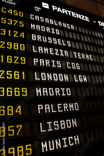 Airport - departures to European destinations