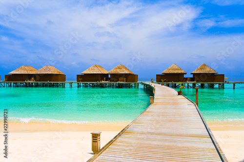 Fototapeta Naklejka Na Ścianę i Meble -  Water bungalows and pathway