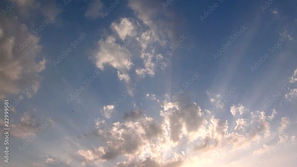 Dramatische Wolken im Gegenlicht - Abendstimmung