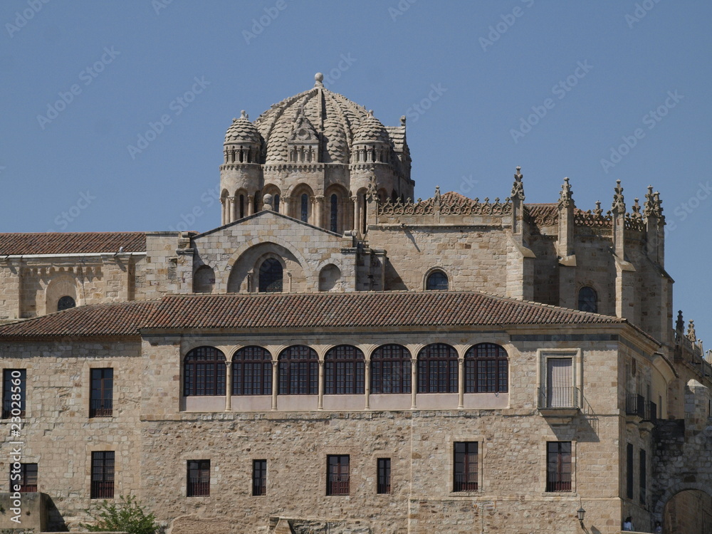 Catedral de Zamora y Palacio Episcopal desde el río Duero