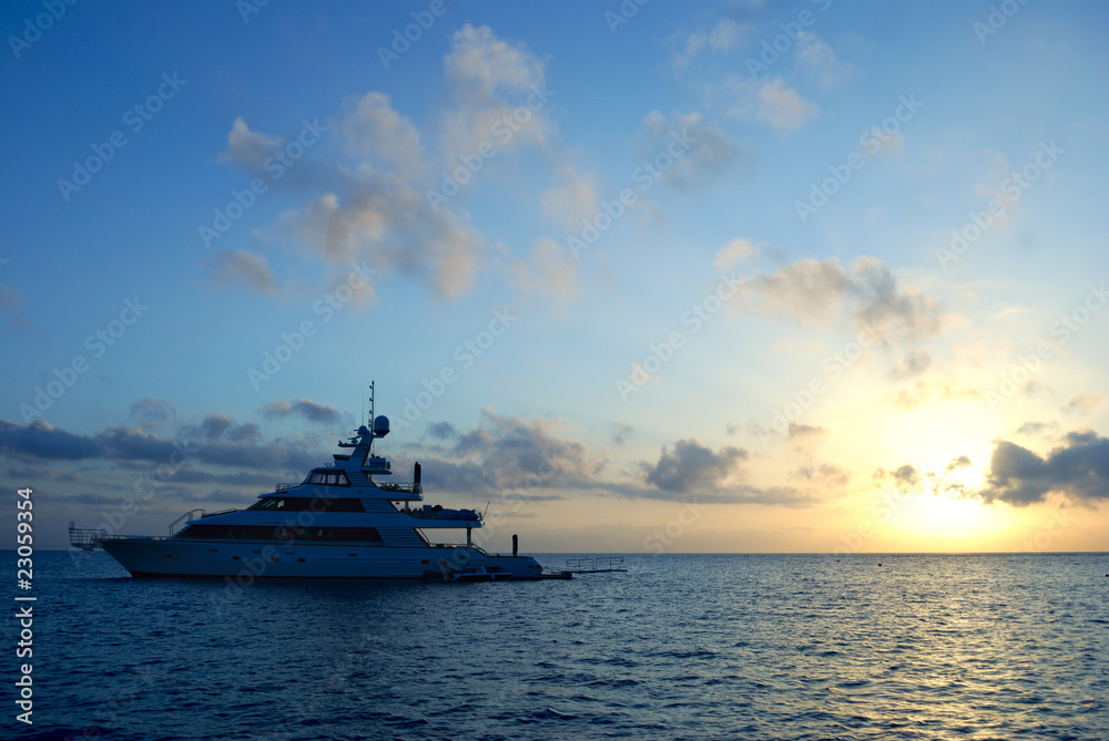 Obraz premium sunrise ship