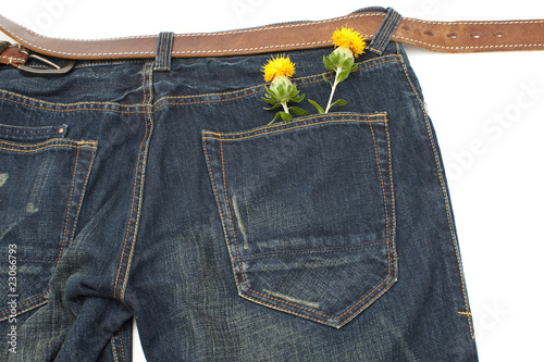 紅花とジーンズ横