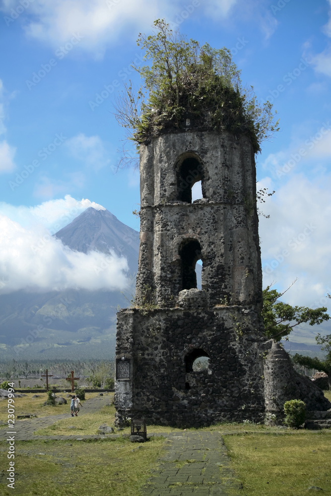 mayon volcano church ruins