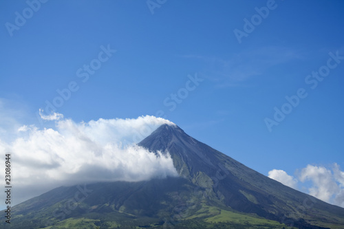 mount mayon volcano philippines
