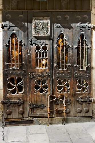 Wooden door in the Gothic quarter, Barcelona #23111331