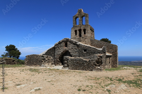 petite chapelle du monastère bénédictin de san pere de rodes
