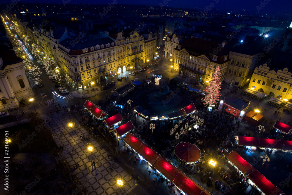 Obraz premium Old Town Square at Christmas time, Prague, Czech Republic