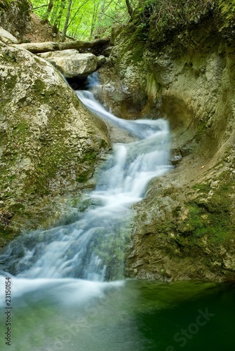 Fototapeta Naklejka Na Ścianę i Meble -  water falling down