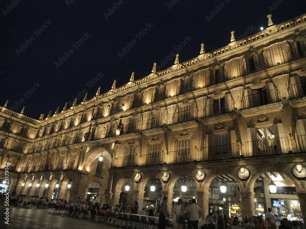 Ayuntamiento en Salamanca por la noche