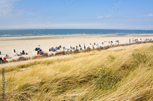 Idyllischer Tag an der Nordsee im Sommer photo