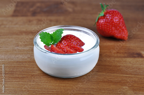 Joghurt mit Erdbeeren