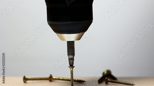 Cordless screwdriver unscrewing work