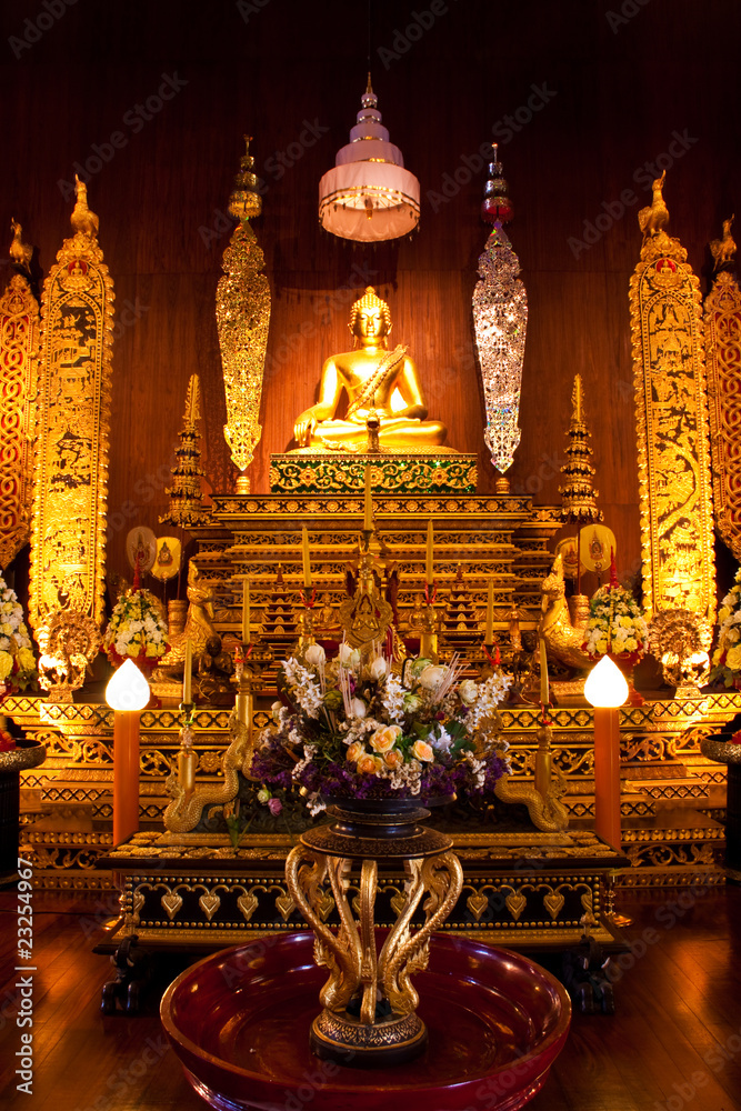 Fototapeta premium golden buddha image