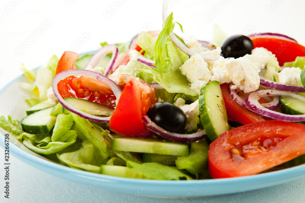 Vegetable salad with cheese