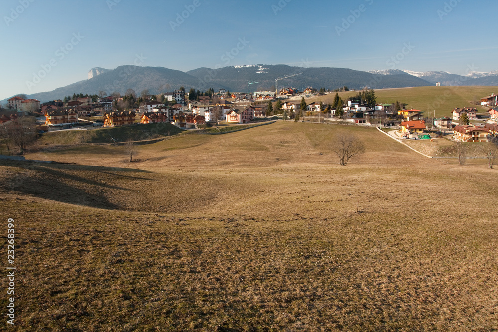 Obraz premium Mountains with houses