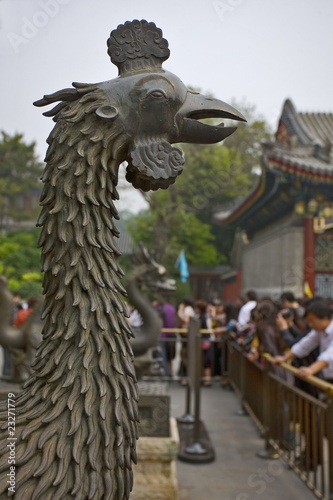 chine,beijing : palais d'été, grue en bronze