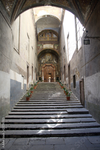 Tourism in Naples: Ingresso del Chostro di San Gregorio Armeno
