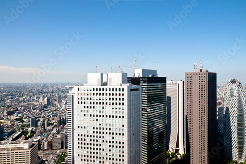 新宿高層ビル青空バック風景