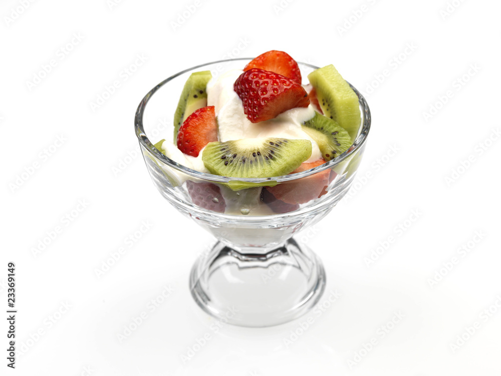 Strawberries and Kiwi with Soya Yoghurt Strawberries and Kiwi with Soya Yoghurt