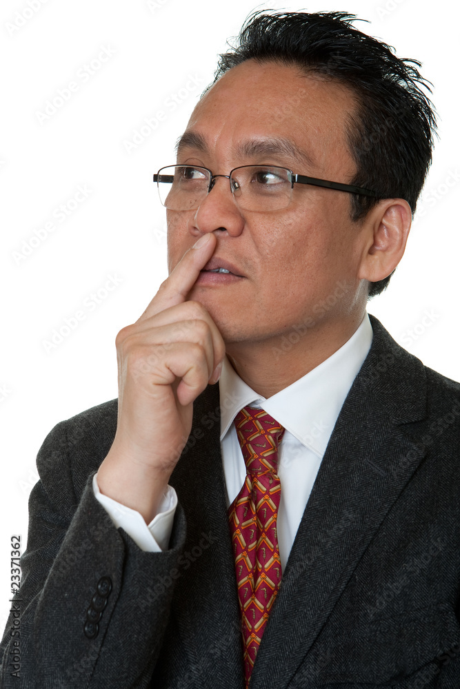 Portrtait asiatischer Geschäftsmann beim Denken Portrtait asiatischer Geschäftsmann beim Denken