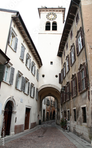 Fototapeta Naklejka Na Ścianę i Meble -  strada e campanile