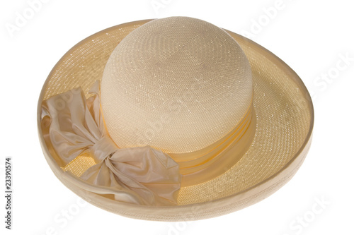 белая соломенная шляпа с бантом
