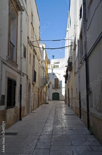 Fototapeta Naklejka Na Ścianę i Meble -  Alleyway in Turi Oldtown. Apulia.