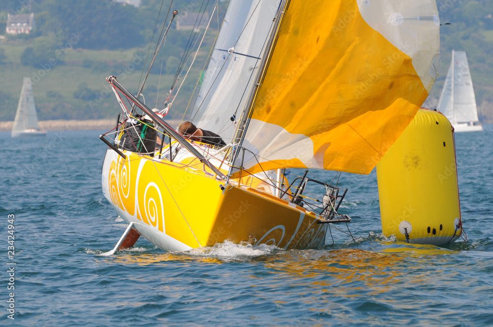 Fototapeta premium Course à la voile en classe Mini 6.50 class40, l'Imoca et la classe 50 en Bretagne France 