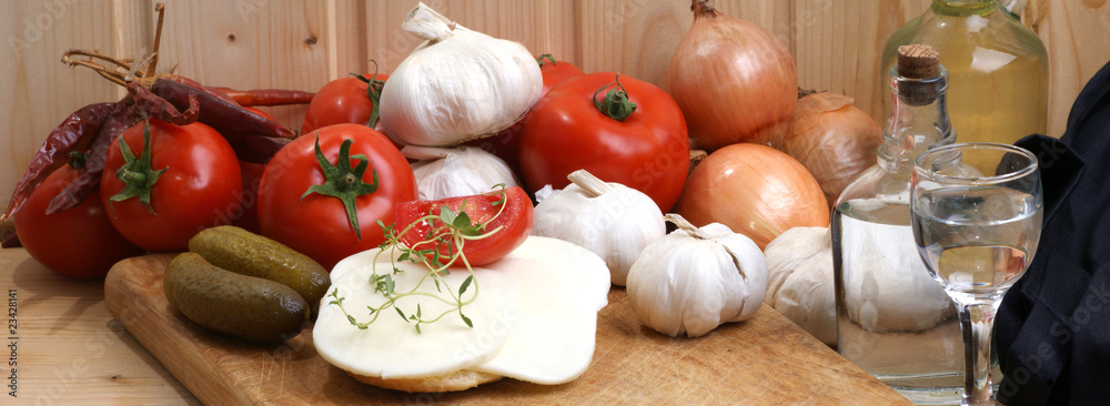 Mozzarella mit Tomaten als Salat Mozzarella mit Tomaten als Salat