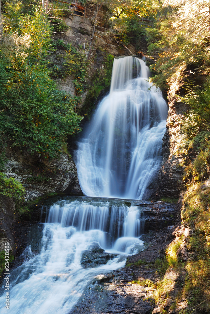 Fototapeta premium Waterfall with Autumn foliage