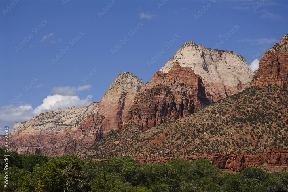 White and red rock of the mountains in Zion NP, Utah