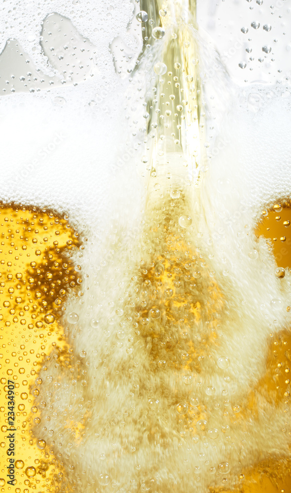 Obraz premium Bierfond mit Tropfen 12 Ausschnitt