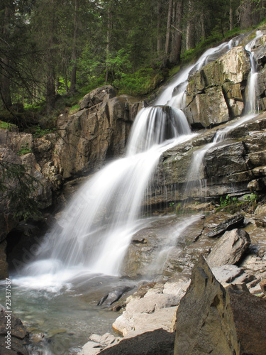 Wasserfall im Wald