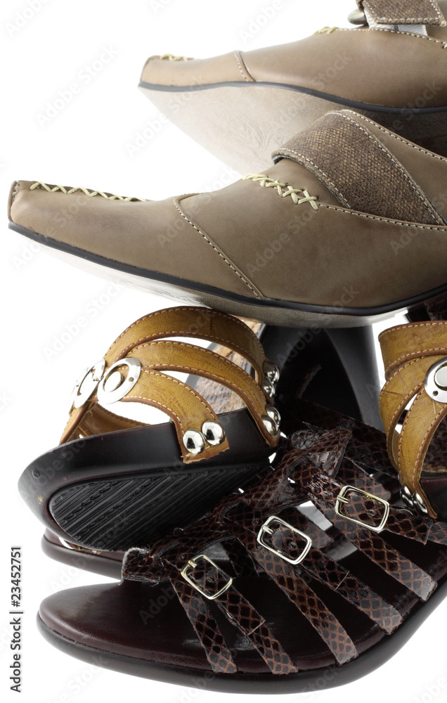 pile de chaussures, fond blanc Stock Photo | Adobe Stock