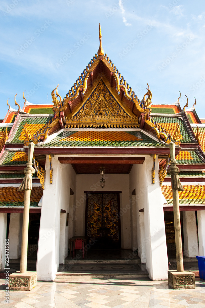 Naklejka premium Wat Suthat thai temple, Bangkok Thailand