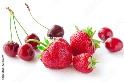 Fototapeta Naklejka Na Ścianę i Meble -  strawberry and cherry