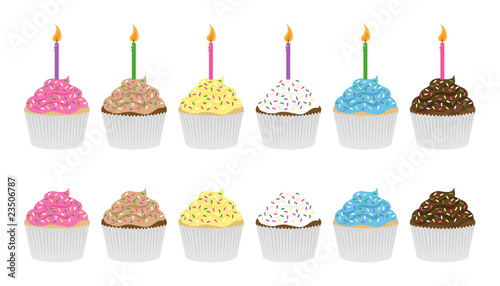 Colourful birthday cupcakes, with and without candles
