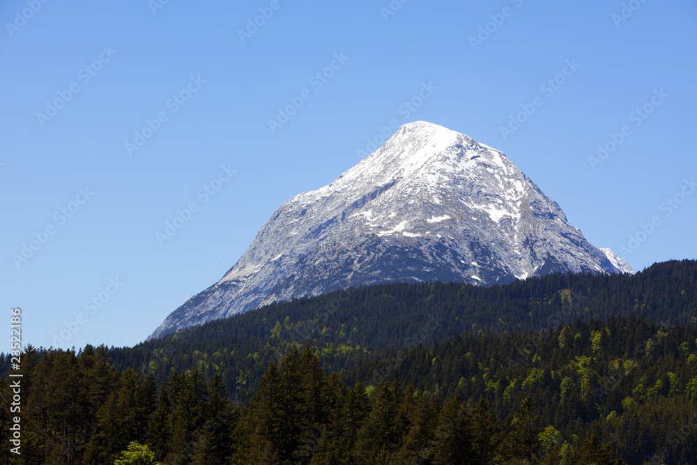 Alpengipfel Hohe Munde in Tirol