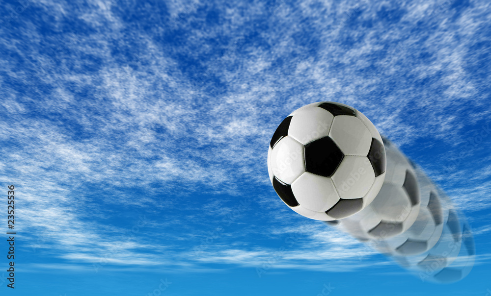 Naklejka premium fondo con balon de futbol sobre cielo azul