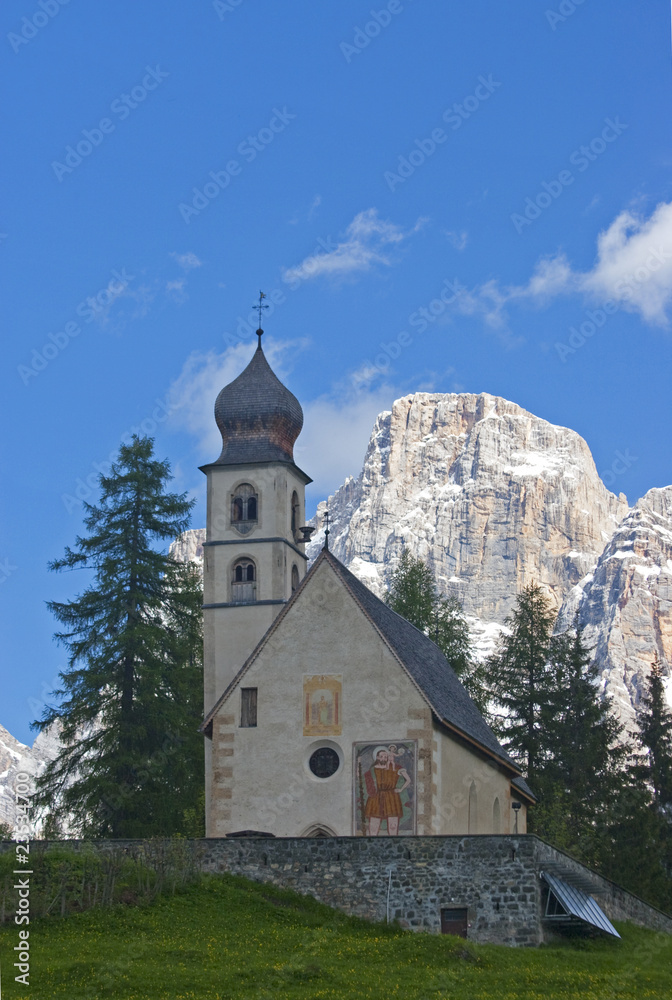 Dorfkirche am Monte Pelmo