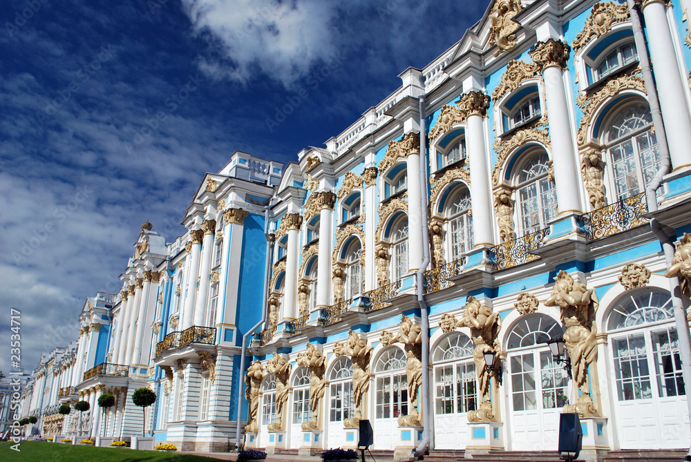 Le long du palais de Tsarkoie Selo