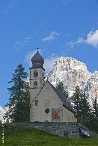 Dorfkirche am Monte Pelmo