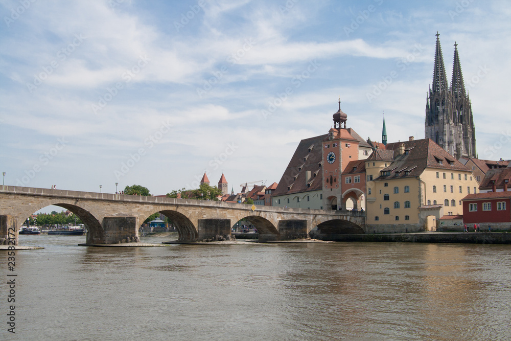 Regensburg, Donau, Steinerne Brücke, Dom