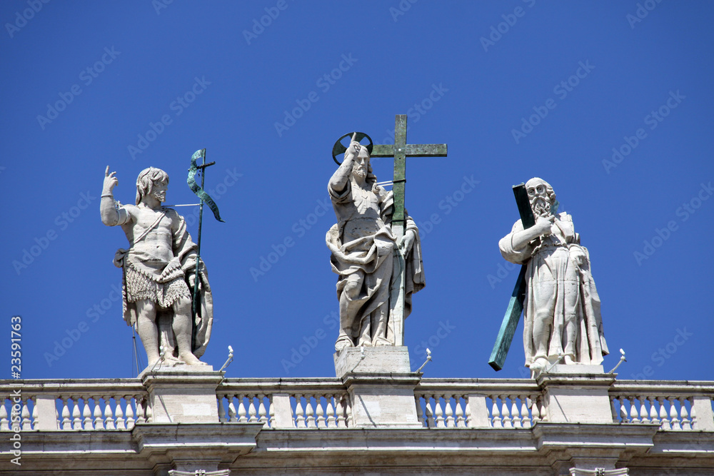 Fototapeta premium Statues sur la basilique Saint Pierre