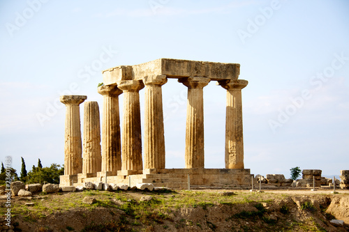 Obraz na plátně apollon temple in corinth
