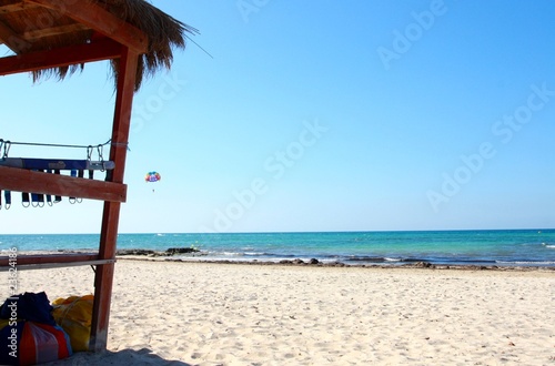 Tunisie - Djerba - Paillote