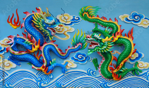 couple chinese dragon statue