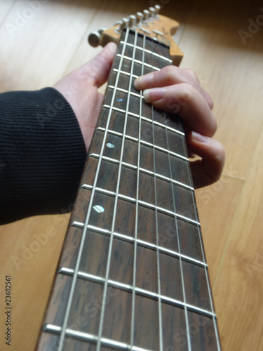 Jouer guitare