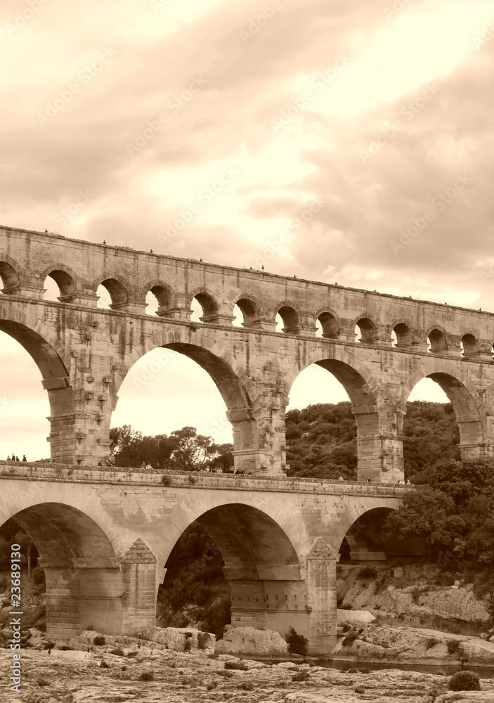 Pont du Gard sépia